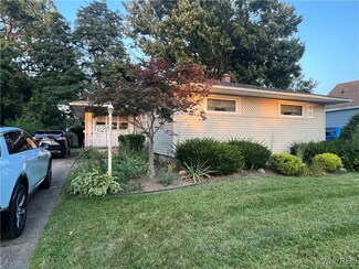 621 78th St, Niagara Falls, NY 14304