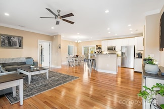 296 Ridge View Dr, Clyde, NC 28721