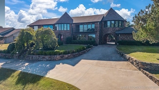 6642 E 60th Place, Tulsa, OK 74145