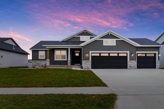 2825 Autumn Woods Dr, Cedar Falls, IA 50613