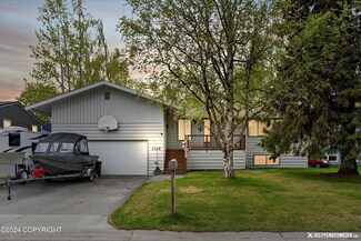 2728 Mckenzie Dr, Anchorage, AK 99517