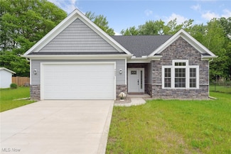 7605 Lake Rd, Madison, OH 44057
