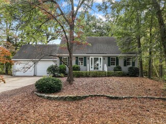 13 Blue Pete Ct, Kitty Hawk, NC 27949