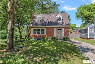 2009 S Park Ave, Leland Grove, IL 62704