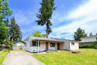 1102 NE Serpentine Place, Shoreline, WA 98155