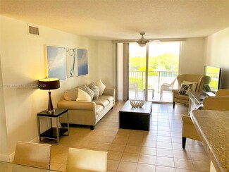 19655 E Country Club Dr Unit 6405, Miami, FL 33180