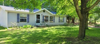 1020 2nd St, Pentwater, MI 49449