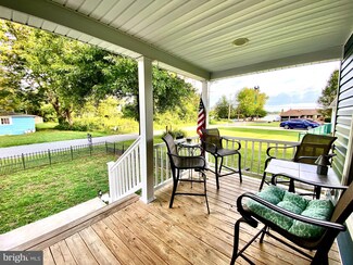 18312 Oakland Dr, Cobb Island, MD 20625