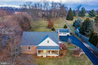 325 W 1st St, Boiling Springs, PA 17007