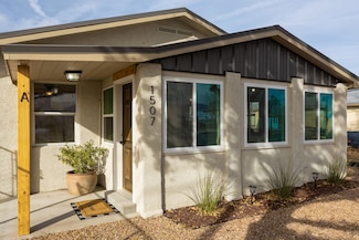 1507 3rd St NW, Albuquerque, NM 87102