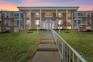 5679 Monroe St Unit 913, Sylvania, OH 43560