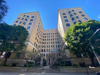 559 W Surf St Unit 101, Chicago, IL 60657