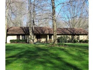 435 Centennial Dr, Vienna, OH 44473