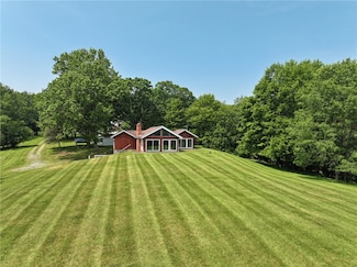 117 Stoneys Ln, Zelienople, PA 16063