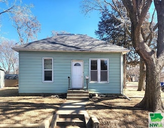 103 Franklin St, Vermillion, SD 57069