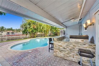 4710 NE 15th Ave, Oakland Park, FL 33334