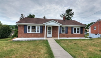 210 Ann St, Staunton, VA 24401