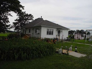 1581 N 44th Rd, Earlville, IL 60518