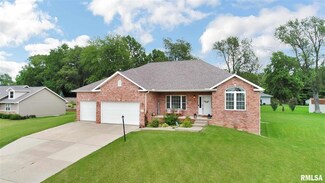 302 Westminster Rd, Germantown Hills, IL 61548
