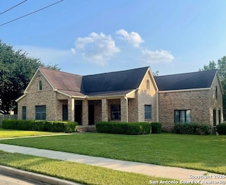 1120 N Avenue D, Shiner, TX 77984