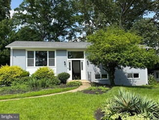 5507 Kings Park Dr, Springfield, VA 22151