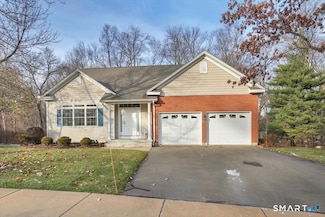 102 Lavender Ln, South Windsor, CT 06074