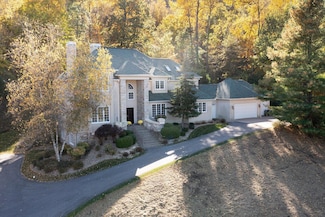 W5419 Pine Bluff Rd, La Crosse, WI 54601