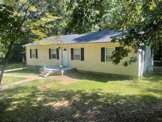 196 Slaughters Lake Rd, Hanson, KY 42413