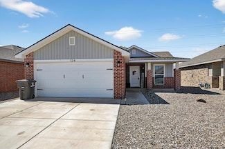 124 Pioneer Cir, Midland, TX 79705