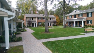 45 Country Club Dr Unit 1B, Coram, NY 11727
