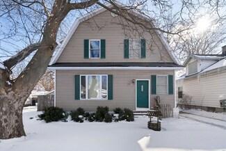 102 32nd St SE, Grand Rapids, MI 49548