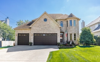 529 E Armitage Ave, Addison, IL 60101