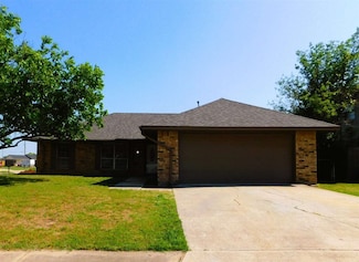 6804 SW Fenwick Ave, Lawton, OK 73505