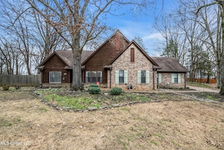 2654 Birch Island Dr, Nesbit, MS 38651