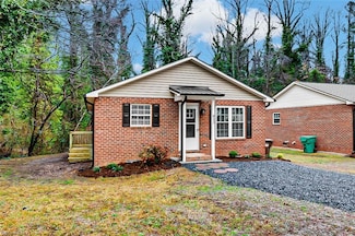813 Dogwood Cir, High Point, NC 27260