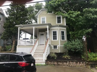 170 Highland St, New Bedford, MA 02746