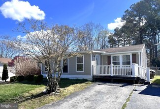 121 Helena Dr, Prince Frederick, MD 20678