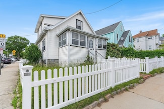 61 Hill Top St, Dorchester Center, MA 02124