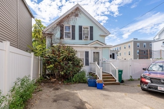 82 Franklin St, Lynn, MA 01902