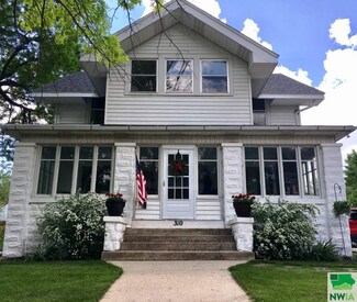 310 Michigan St, Storm Lake, IA 50588