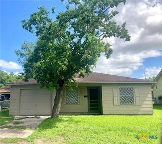 708 E Loma Vista Ave, Victoria, TX 77901