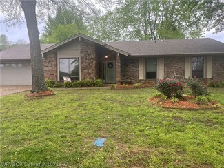 8013 Williamsburg Rd, Fort Smith, AR 72903