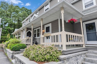 152 Winterwood Dr, Londonderry, NH 03053