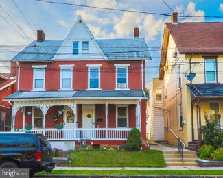 945 Delaware Ave, Fountain Hill, PA 18015