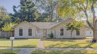 6741 Stornaway Dr, Memphis, TN 38119