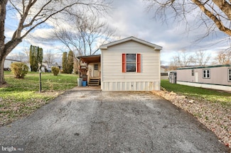 21 Walnut Ln, Carlisle, PA 17015