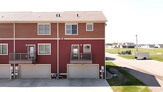 2947 8th St NW, Minot, ND 58703