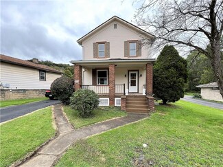1021 Rubicon St, East Liverpool, OH 43920