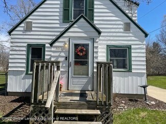 5013 Hughes Rd, Lansing, MI 48910