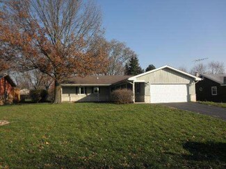 1110 Johnston Dr, Aurora, IL 60506